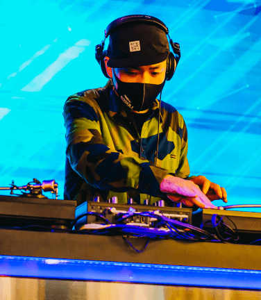 DJ TSUYOSHI